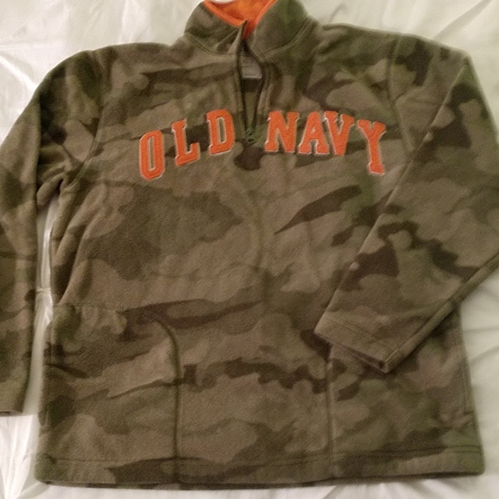 Old Navy Boys XL camo fleece sweatshirt.